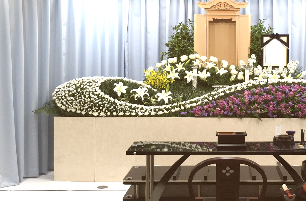 茨木市の葬儀会社　あい友社の葬儀プランの祭壇
